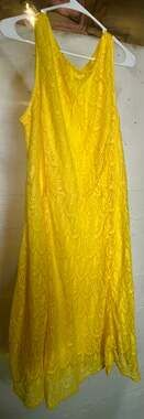 Sharagano yellow overlace sleeveless dress